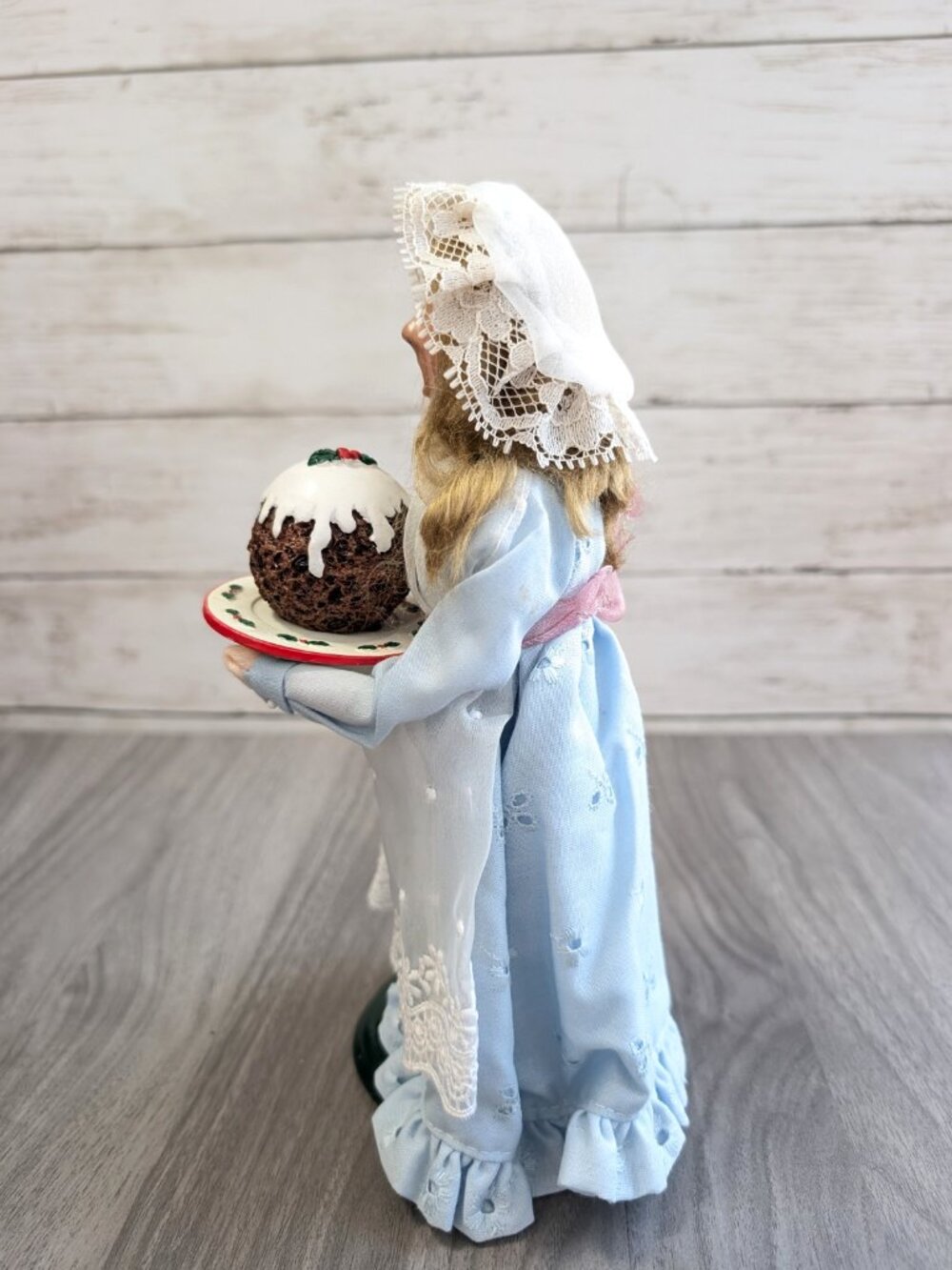 Byers' Choice Girl With Plum Pudding Victorian Caroler - Picture 5 of 7